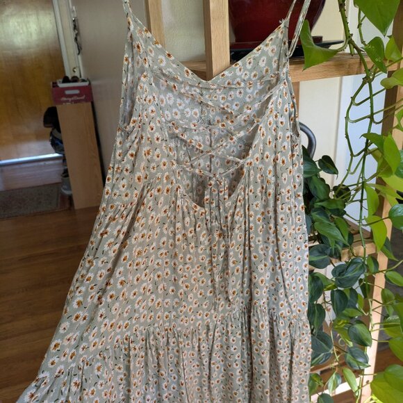 Urban Outfitters Dresses & Skirts - Urban Outfitters Green Floral Dress, Size XS